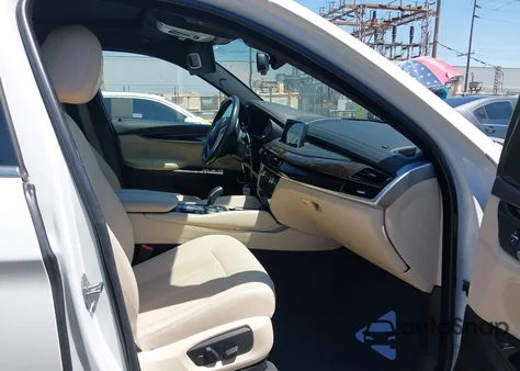 2019 BMW X6 Sdrive35I z USA, uszkodzony, nr VIN 5UXKU0C58K0S97704